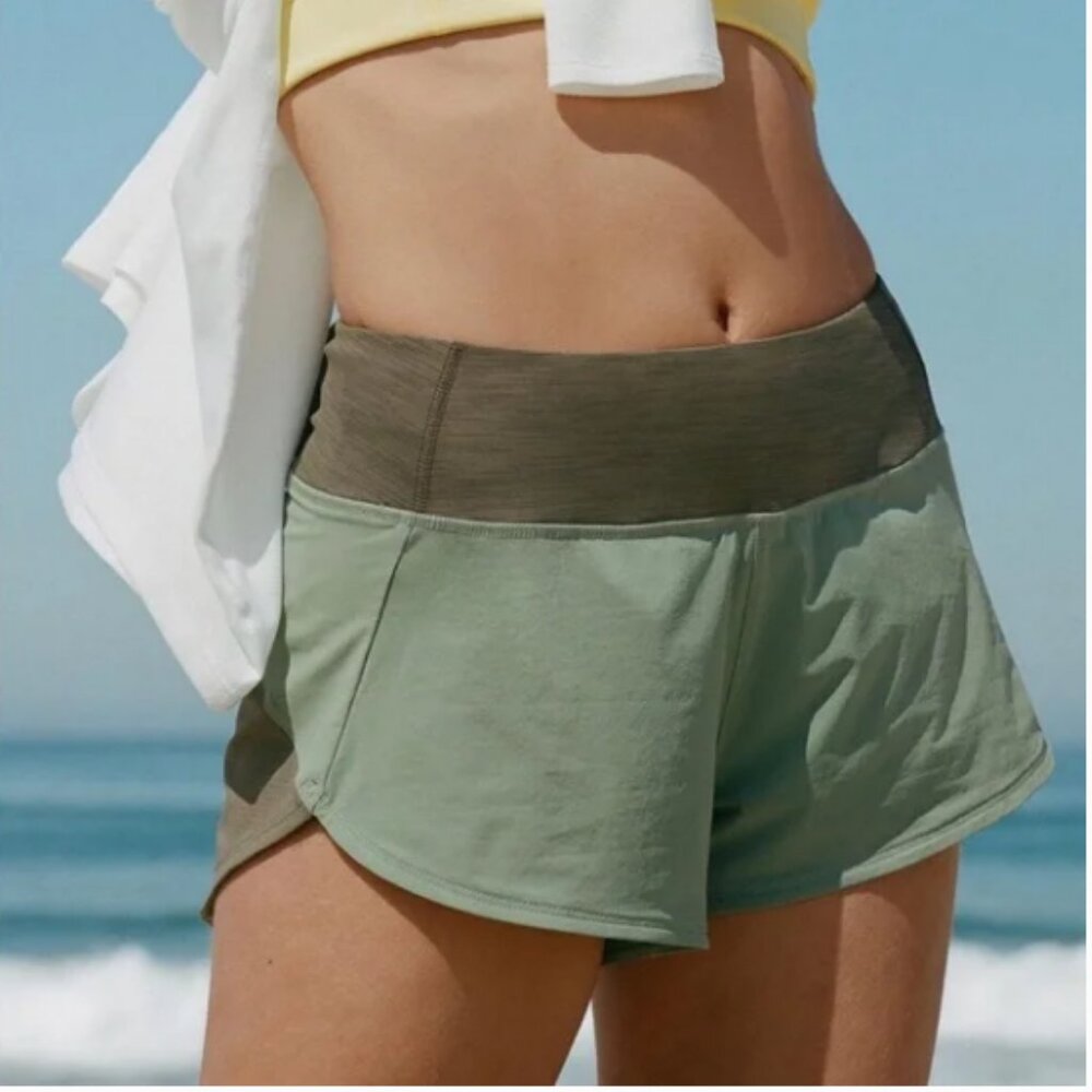 Outdoor Voices Exercise 2.5" Shorts in Green Bay / Tea Tree